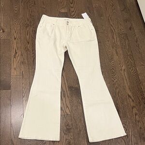 PacSun Stretch Low Rise Bootcut Jeans Size 30 Cream White NWT Figure Hugging